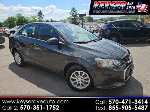Used 2017 Chevrolet Sonic LT FWD image 1