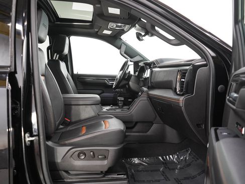 Used 2023 GMC Sierra 1500 AT4 w/ AT4 Premium Package AWD/4WD image 11