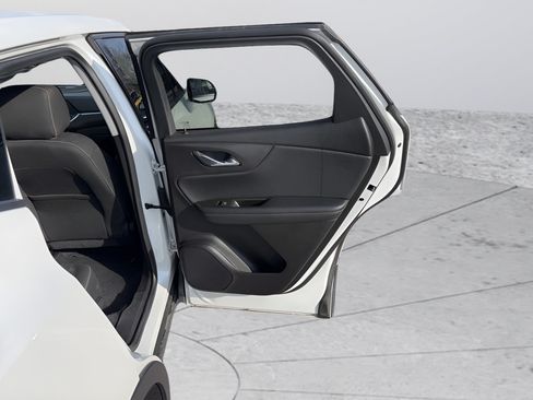 Used 2024 Chevrolet Blazer LT FWD image 31