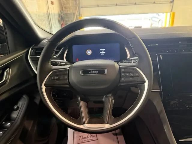 Used 2025 Jeep Grand Cherokee L Laredo AWD/4WD image 13