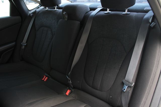 Used 2015 Chrysler 200 Limited FWD image 18