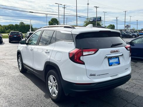 Used 2022 GMC Terrain SLE w/ Driver Convenience Package AWD/4WD image 8