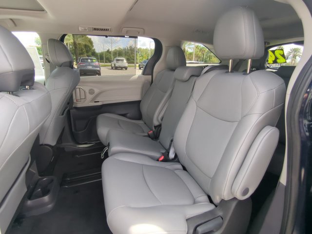 Certified 2024 Toyota Sienna XLE FWD image 17