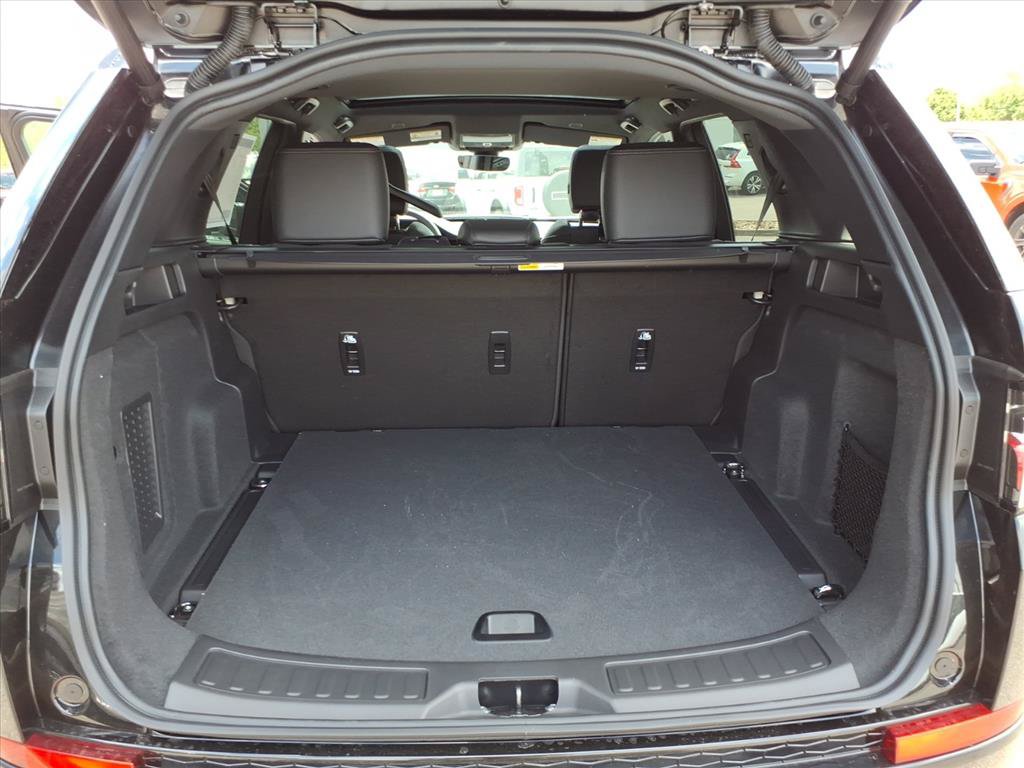 New 2026 Land Rover Discovery Sport Landmark AWD/4WD image 13