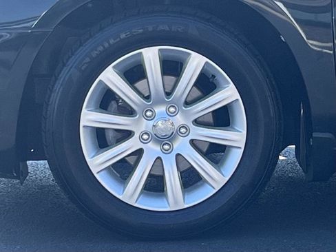 Used 2010 Chrysler Sebring Limited FWD image 28