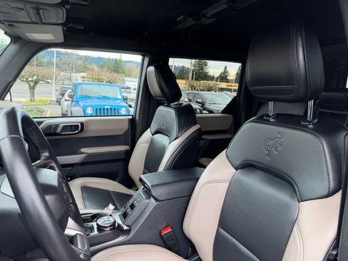 Used 2023 Ford Bronco Wildtrak image 15