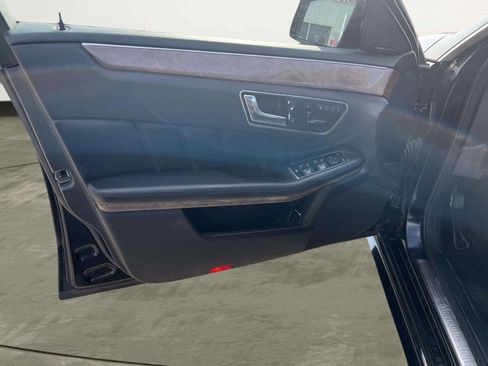 Used 2011 Mercedes-Benz E 350 4MATIC Sedan image 4