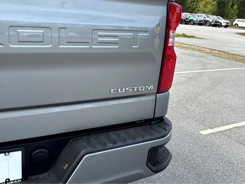 Used 2023 Chevrolet Silverado 1500 Custom image 16