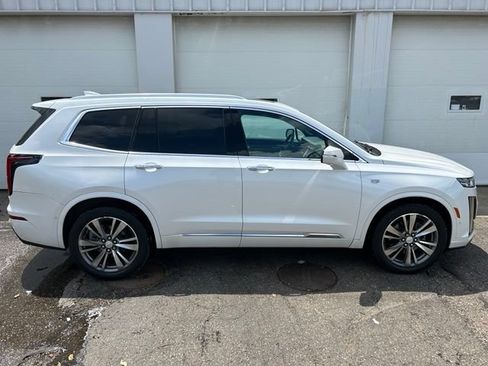 Used 2021 Cadillac XT6 Premium Luxury FWD image 6