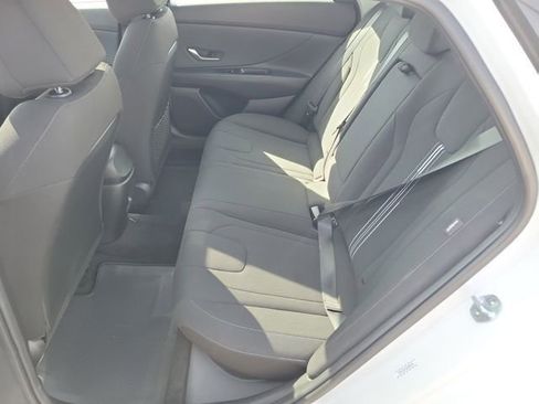 Certified 2025 Hyundai Elantra SEL w/ Cargo Package image 21