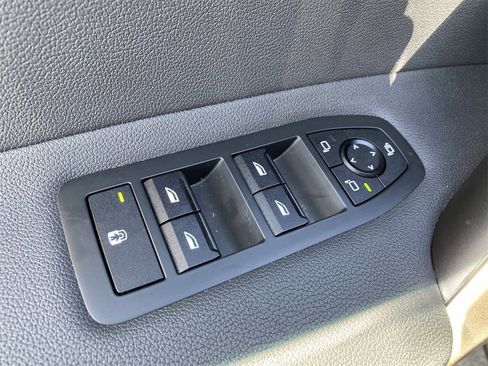 Used 2025 BMW iX xDrive50 image 22