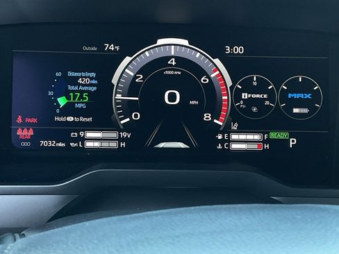 Used 2025 Toyota Tundra Platinum image 28