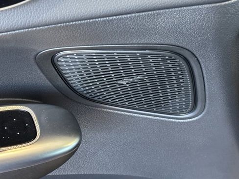 Used 2025 Mercedes-Benz GLC 300 image 13