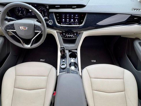 Used 2024 Cadillac XT6 Premium Luxury w/ Technology Package AWD/4WD image 16