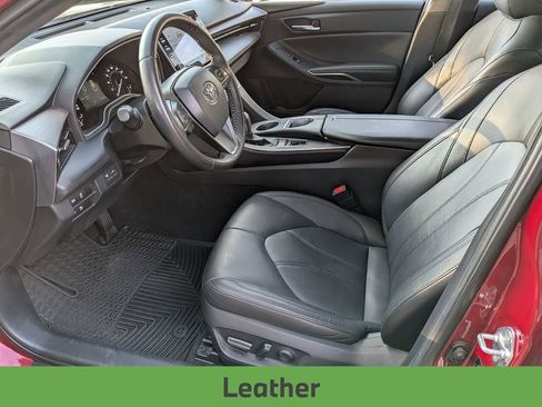 Used 2022 Toyota Avalon XLE image 13