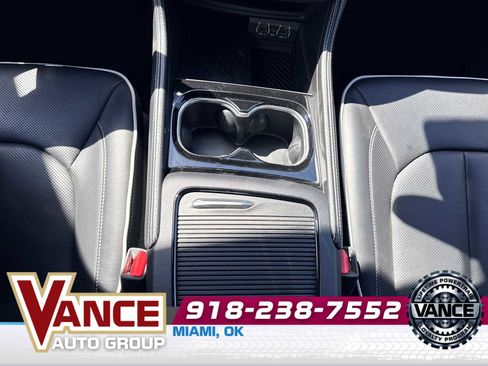 Used 2025 Chrysler Pacifica Limited FWD image 25