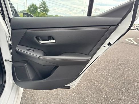 Used 2023 Nissan Sentra SR w/ SR Premium Package FWD image 16