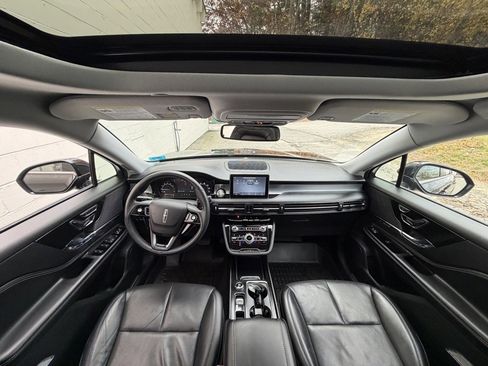 Used 2020 Lincoln Corsair AWD w/ Premium Package image 14