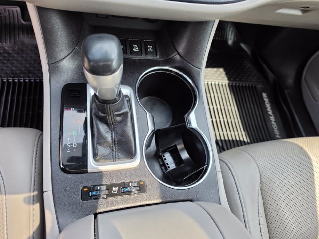Used 2018 Toyota Highlander Limited AWD/4WD image 23