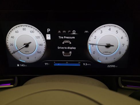 Used 2025 Hyundai Elantra SEL FWD image 23