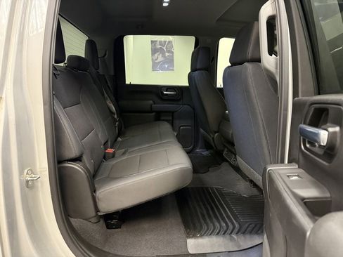 Used 2020 Chevrolet Silverado 2500 Custom w/ Custom Value Package image 17