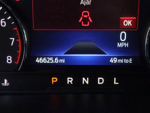 Used 2022 Ford Explorer XLT image 11