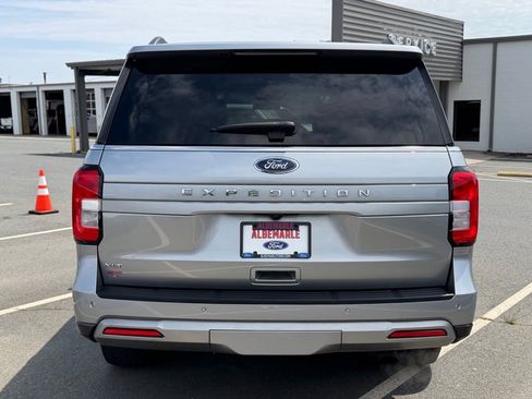 Used 2024 Ford Expedition XLT AWD/4WD image 4