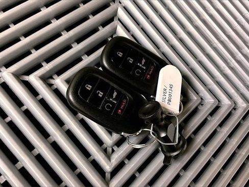 Used 2023 Honda Pilot EX-L image 10