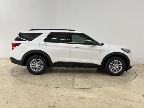 New 2026 Ford Explorer Active w/ Active Comfort Package RWD image 8