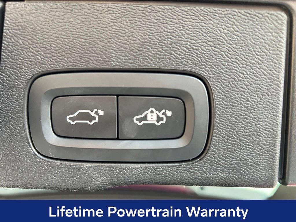 Certified 2023 Volvo XC60 B5 Plus FWD image 27