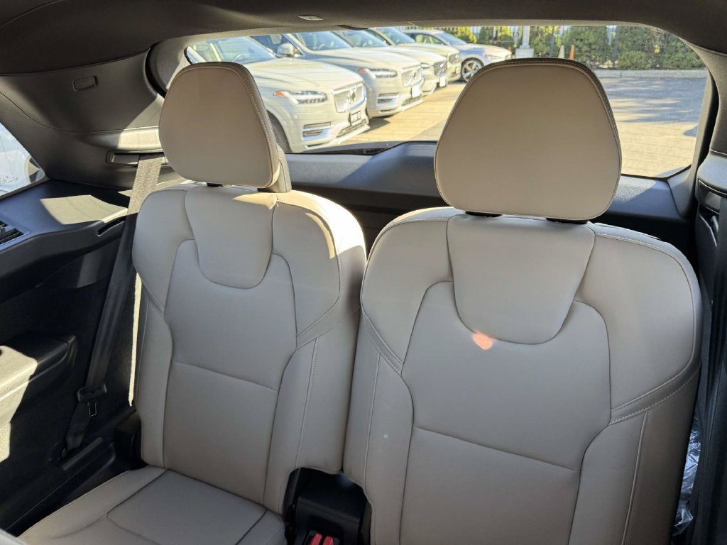 Used 2026 Volvo XC90 B6 Plus w/ Protection Package Premier AWD/4WD image 10
