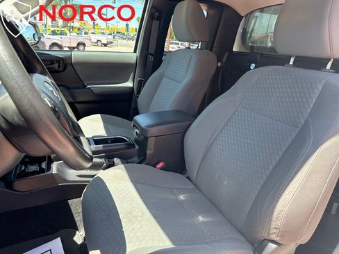 Used 2020 Toyota Tacoma SR image 18