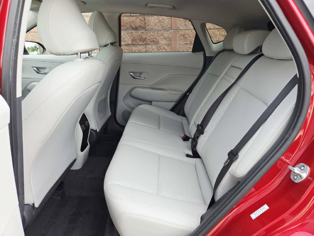 Used 2024 Hyundai Kona Limited AWD/4WD image 13