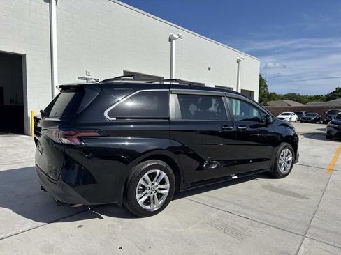 Used 2023 Toyota Sienna XLE Woodland Edition AWD/4WD image 7