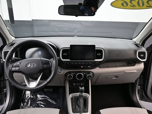 Certified 2026 Hyundai Venue SEL FWD image 10