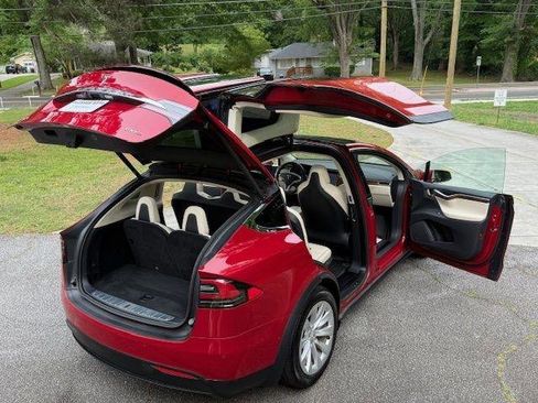 Used 2017 Tesla Model X 75D AWD/4WD image 37