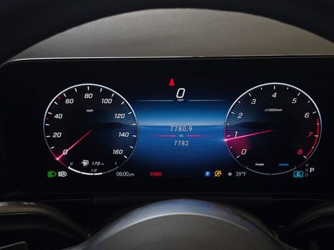 Used 2025 Mercedes-Benz GLA 250 4MATIC image 38