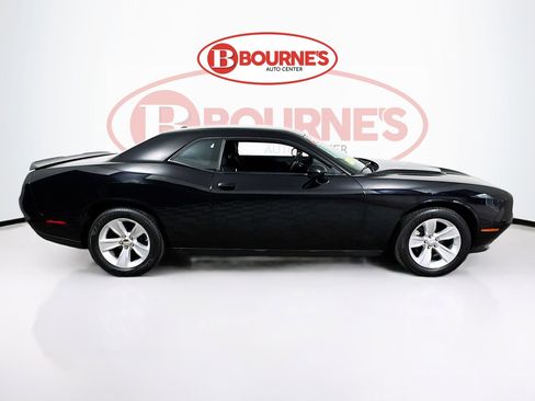 Used 2023 Dodge Challenger SXT RWD image 10