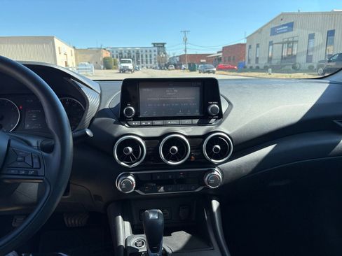 Used 2025 Nissan Sentra S image 17