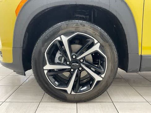 Certified 2023 Chevrolet TrailBlazer RS w/ Sun and Liftgate Package AWD/4WD image 8