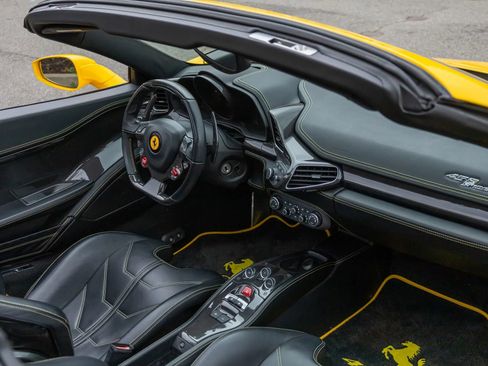 Used 2013 Ferrari 458 Spider RWD image 81