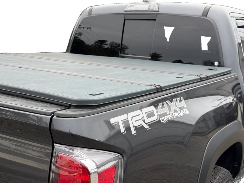 Used 2021 Toyota Tacoma TRD Off-Road w/ Technology Package AWD/4WD image 10