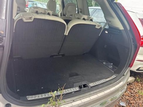 Used 2024 Volvo XC90 B5 Plus w/ Protection Package Premier image 9