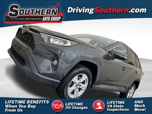 Used 2021 Toyota RAV4 XLE FWD image 1