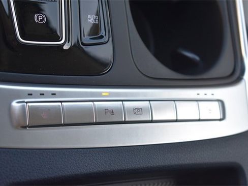 New 2026 Kia Carnival EX image 24