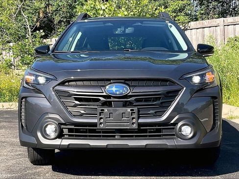 Used 2024 Subaru Outback Premium AWD/4WD image 3
