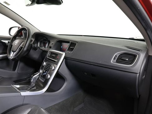 Used 2015 Volvo V60 T5 Premier image 23