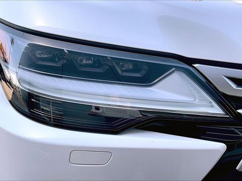 Used 2022 Lexus LX 600 4WD w/ Accessory Package (Z1) image 28