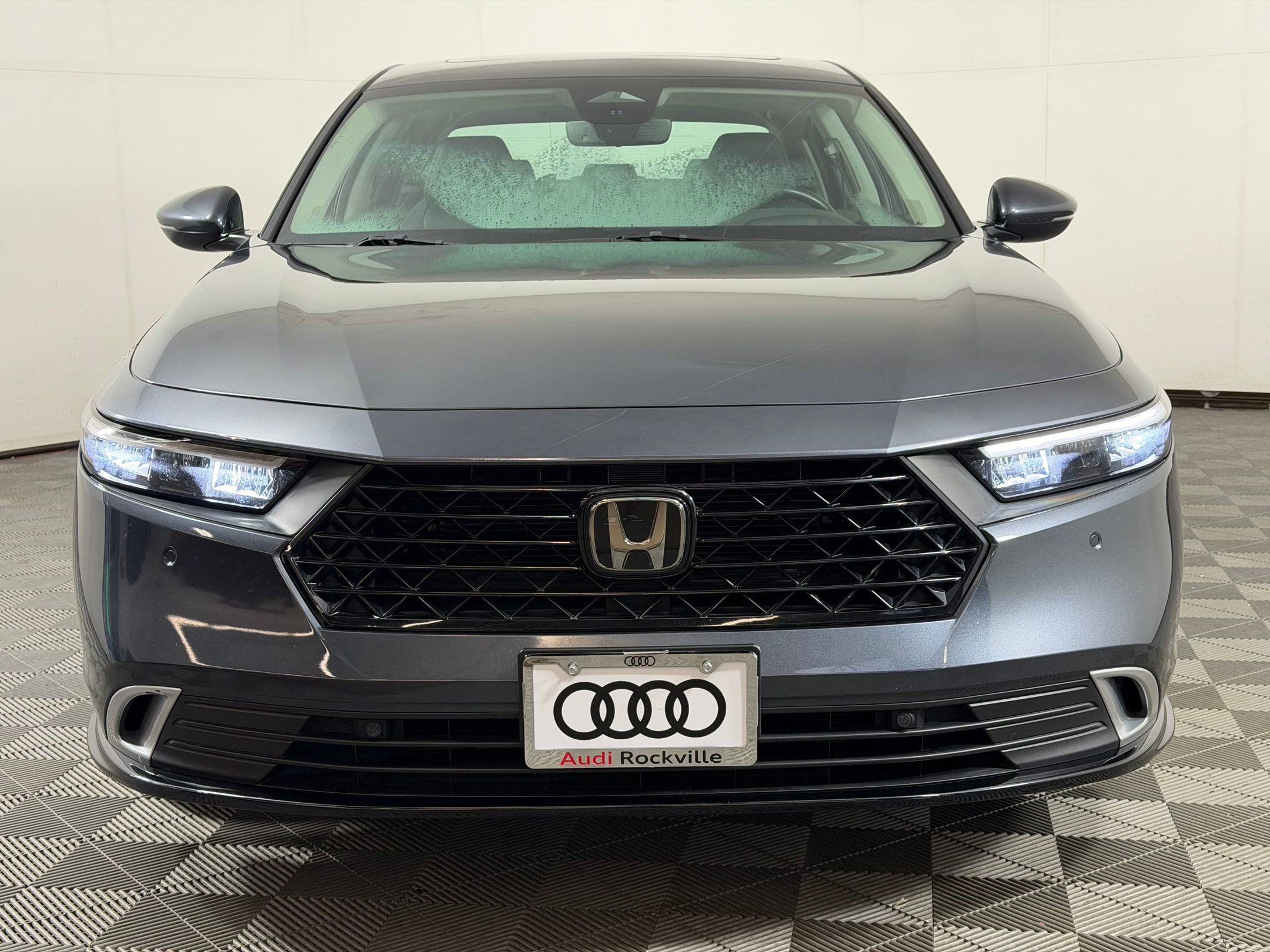 Used 2023 Honda Accord Touring image 6