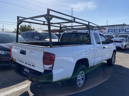 Used 2017 Toyota Tacoma SR RWD image 10